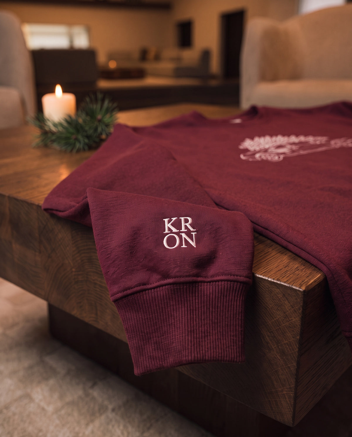 HoHoHo · cuff detail · right sleeve on dark oak